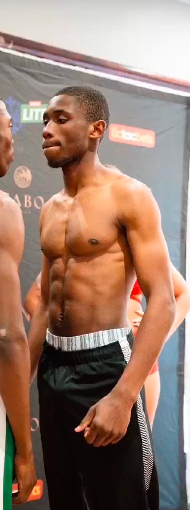 Sivenathi Nomtayi, Super Featherweight boxer, 2–0–1
